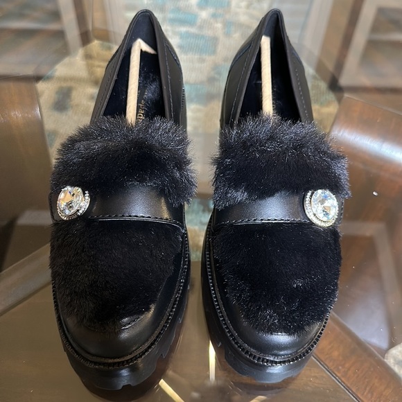 NWOB 🔥 Kate Spade Posh Winter Black‎ Leather Faux Fur Preppy Loafers Size 8 - Picture 2 of 15